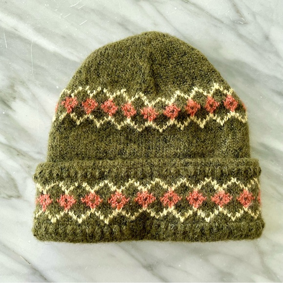 Fair Isle Knit Beanie•Ivy Green~Apricot Pink Flowers•100% Warm Acrylic•Washable - Picture 1 of 8